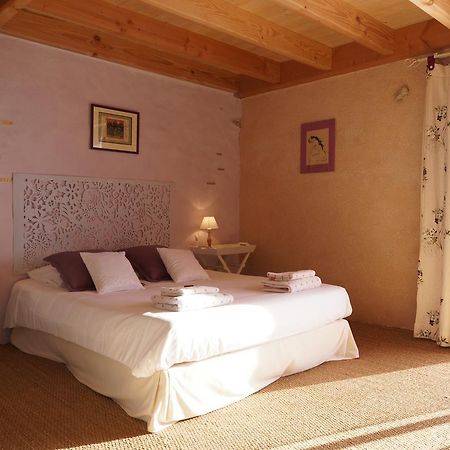Bout De Cote Bed and Breakfast Lacam-dʼOurcet Værelse billede