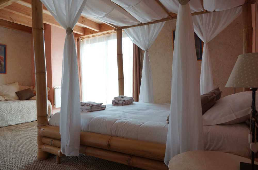 Bout De Cote Bed and Breakfast Lacam-dʼOurcet Eksteriør billede