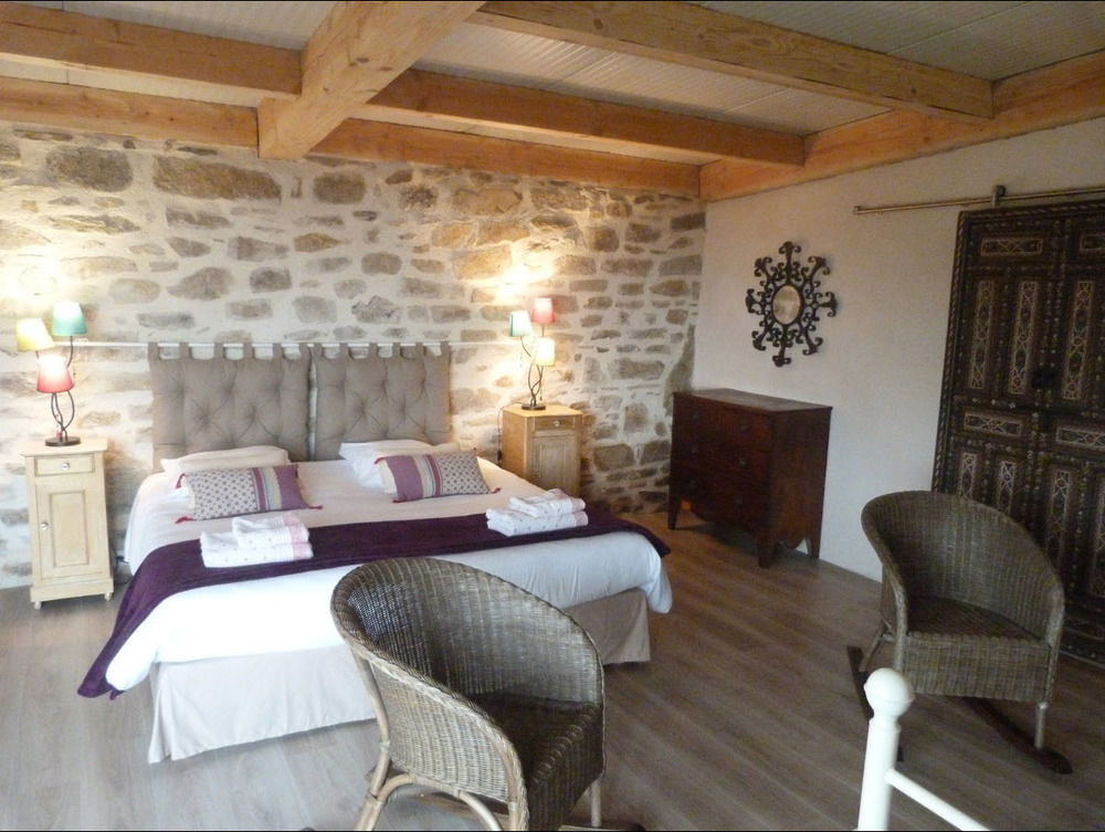 Bout De Cote Bed and Breakfast Lacam-dʼOurcet Eksteriør billede