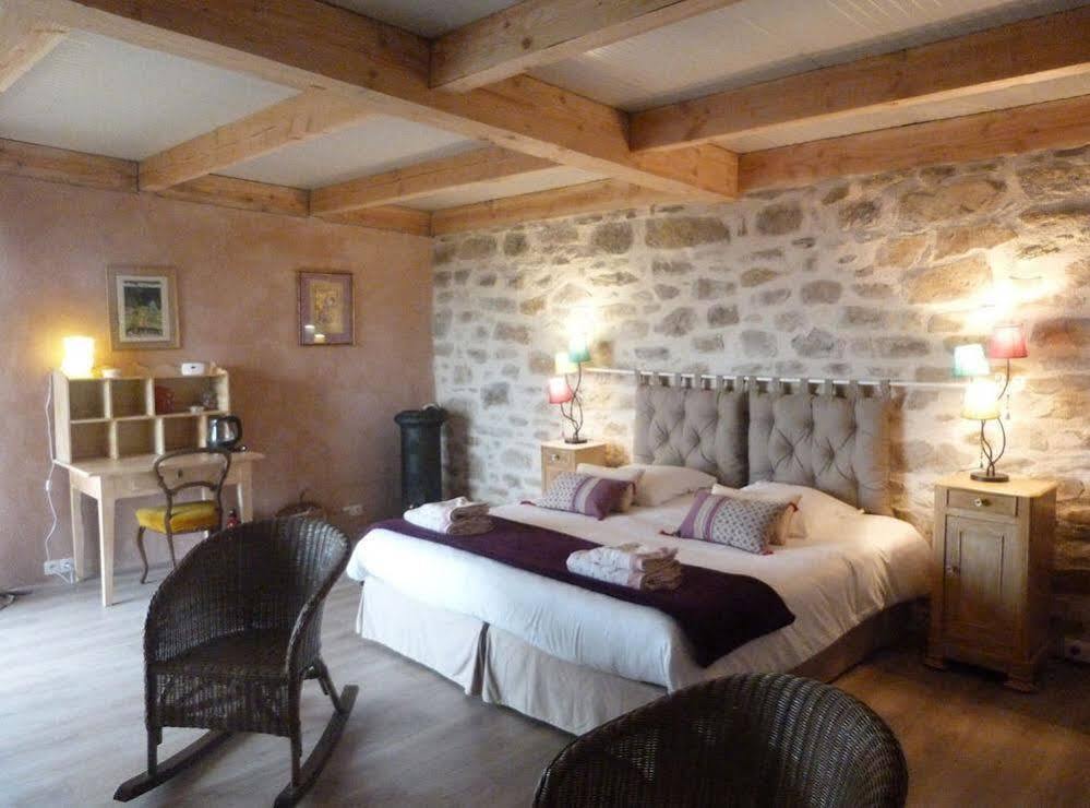 Bout De Cote Bed and Breakfast Lacam-dʼOurcet Eksteriør billede